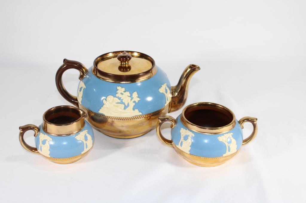 VTG Gibsons Staffordshire Teapot /Creamer & Sugar: good overall condition