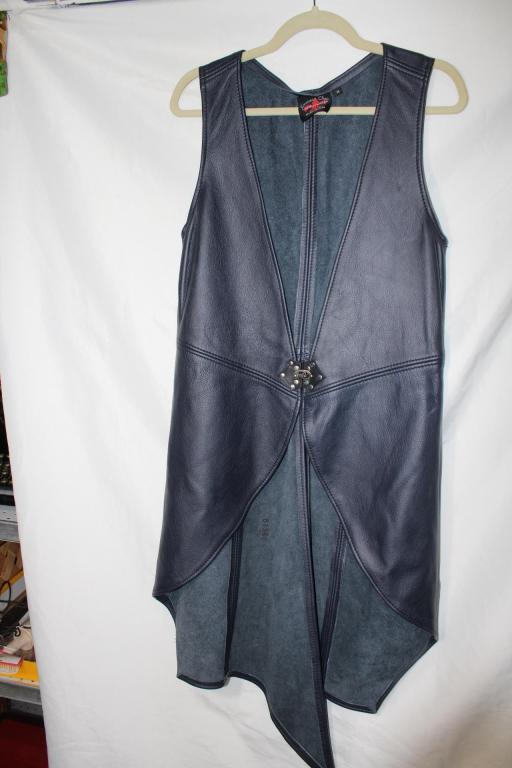Navy Blue Leather Crimson Chains Leather Vest: Size M, good overall condition