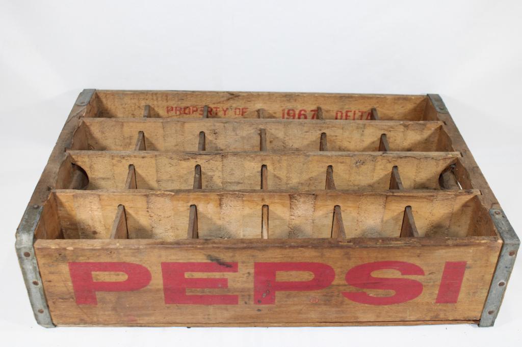 1967 Pepsi 24 Bottle Crate (1 of 4)