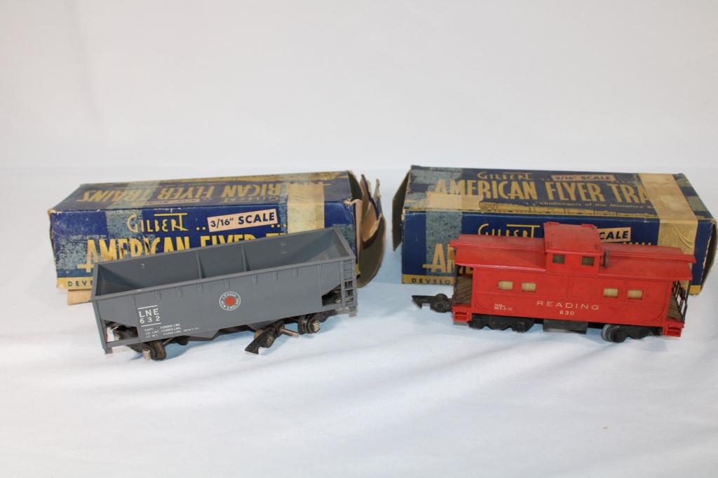 Pair - American Flyer Gilbert Hopper & Caboose CAr (1 of 3)