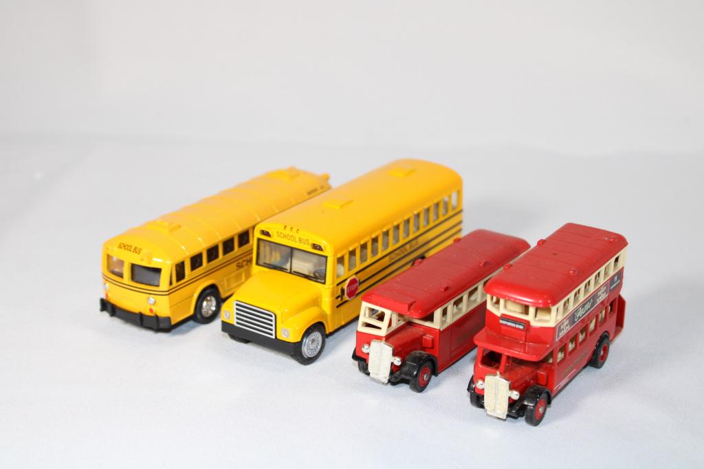 Days Gone Dbl Decker Buses - Pair School Buses (1 of 3)