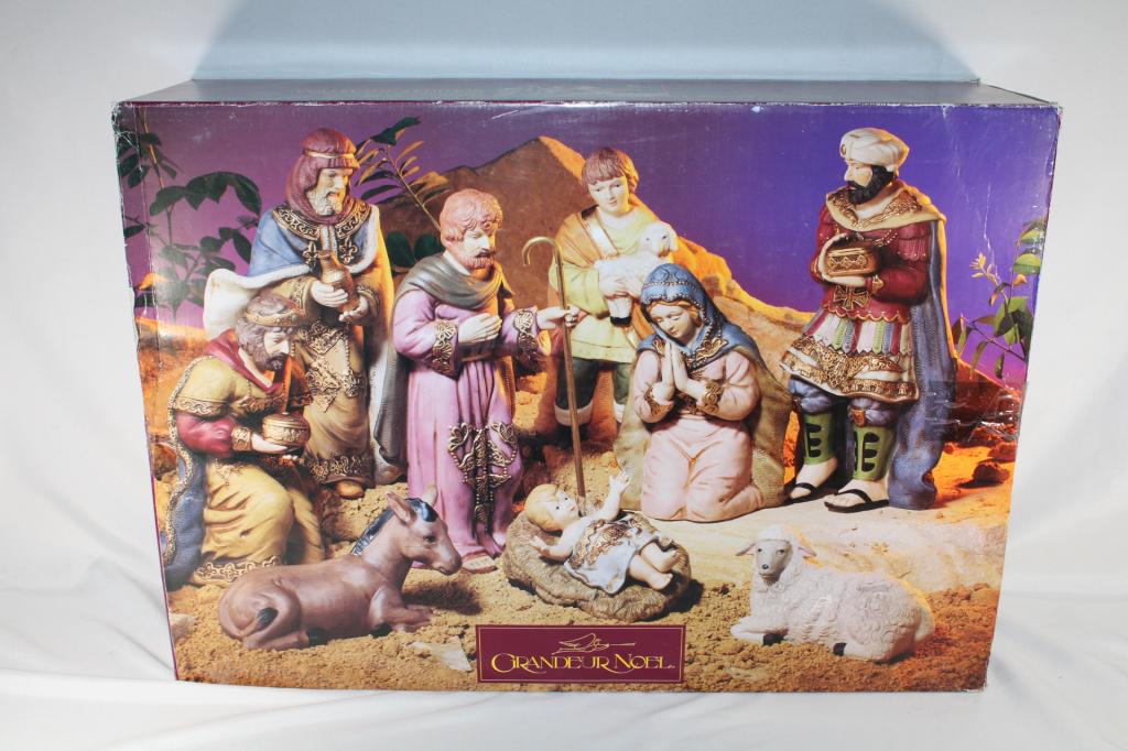 Grandeur Noel 9 Piece Nativity Set (1 of 2)
