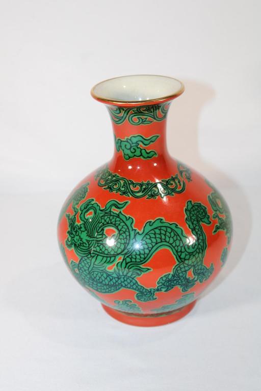 Chinese Red and Green Vase with Dragons (1 of 4)