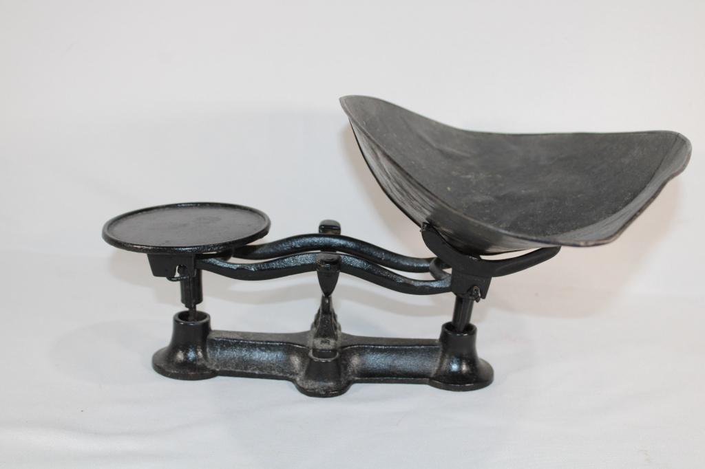 Vintage Black Balance Scale: good overall condition as pictured