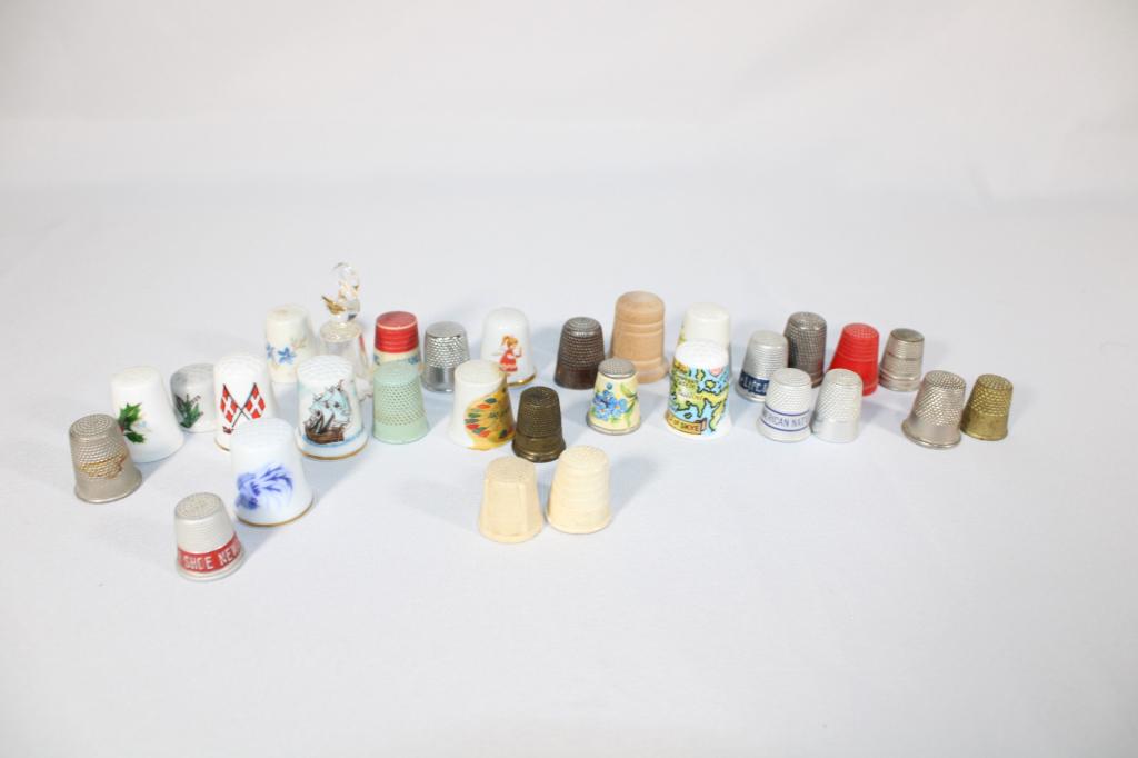 Lot of 30 Thimbles - Advertising, Souvenir etc: good overall condition as pictured