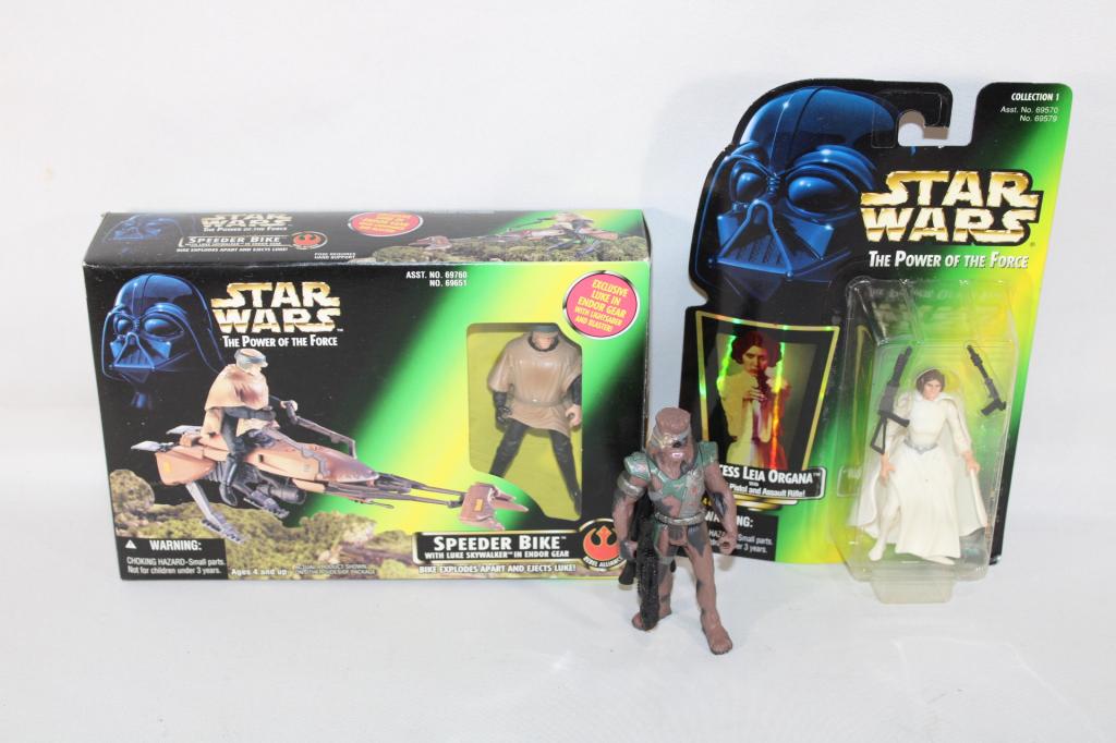 Lot of 2 Unopened Kenner Star Wars figures (1 of 3)