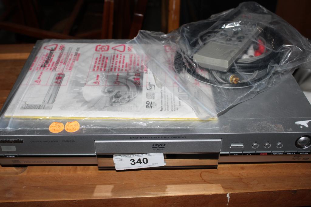 Panasonic DMR -E30 DVD/R Recorder (1 of 6)