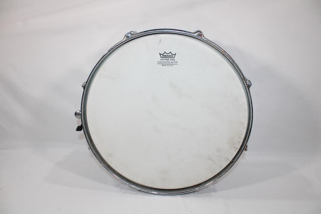 Unmarked Snare Drum - Silver (1 of 2)