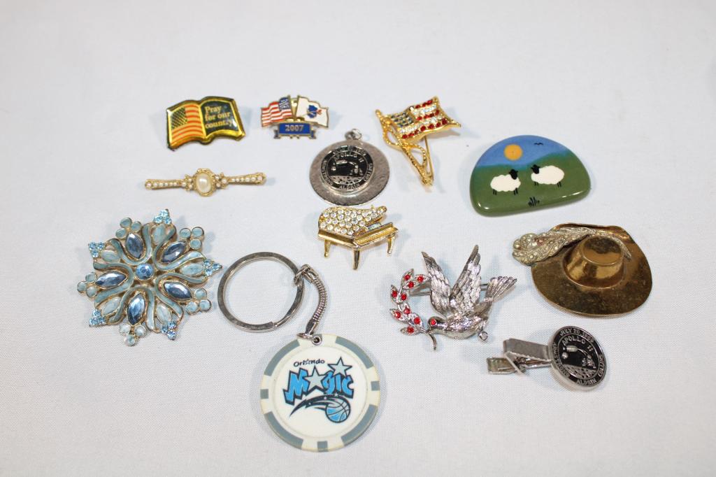Misc lot - Brooches, Pins etc. (1 of 2)