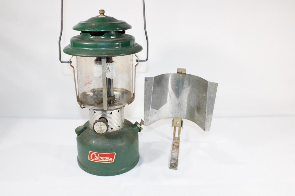 Jan 1973 220F Coleman Lantern w/orig Glass (1 of 3)