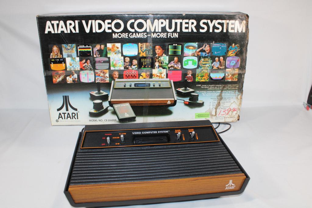 Vintage Atari 2600 Video Game Console -only (1 of 5)