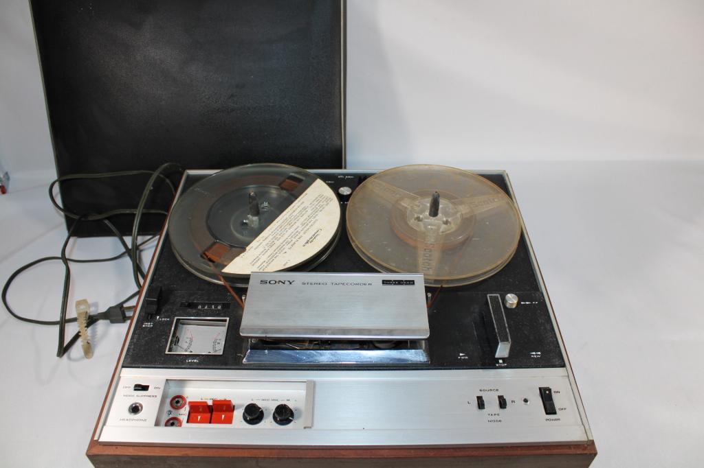 Vintage Sony TC-355 Tapecorder 3 Head Tape Recorde: powers on, reverses (does not FF) appears to be in working condition otherwise