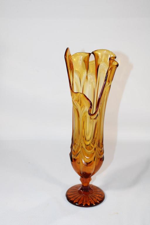 Vtg Fenton? Amber Swung Vase (1 of 5)