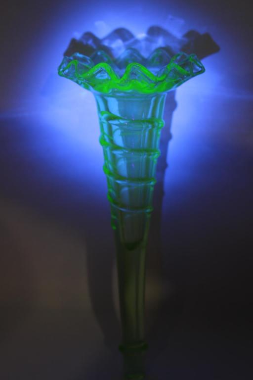 Vintage Vaseline Glass Epergne Piece: good overall as pictured