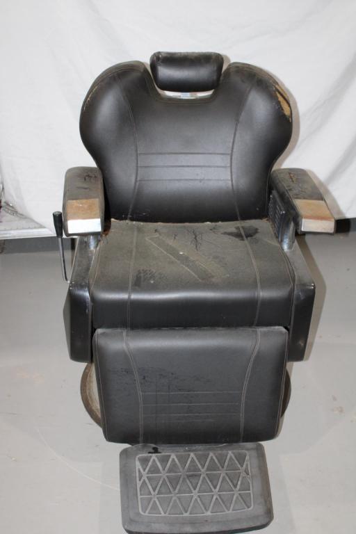 Vintage Black Barber Chair: unk maker, has condition issues, hydraulics work