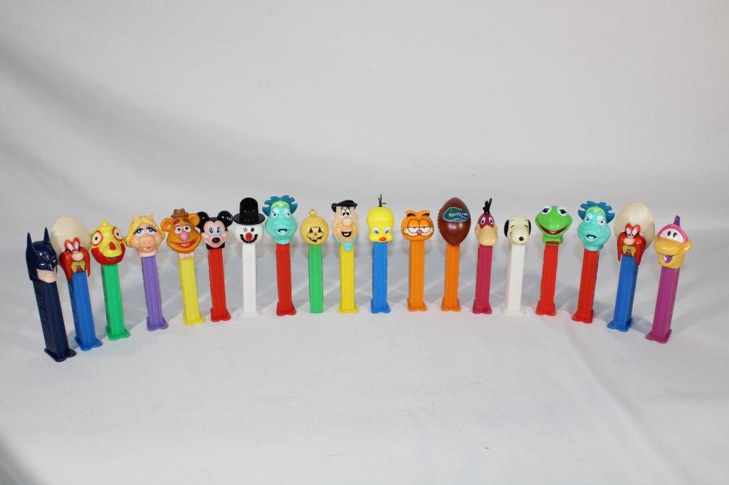Variety Lot of Pez Dispensers - Kermit, Mickey et.: good overall as pictured