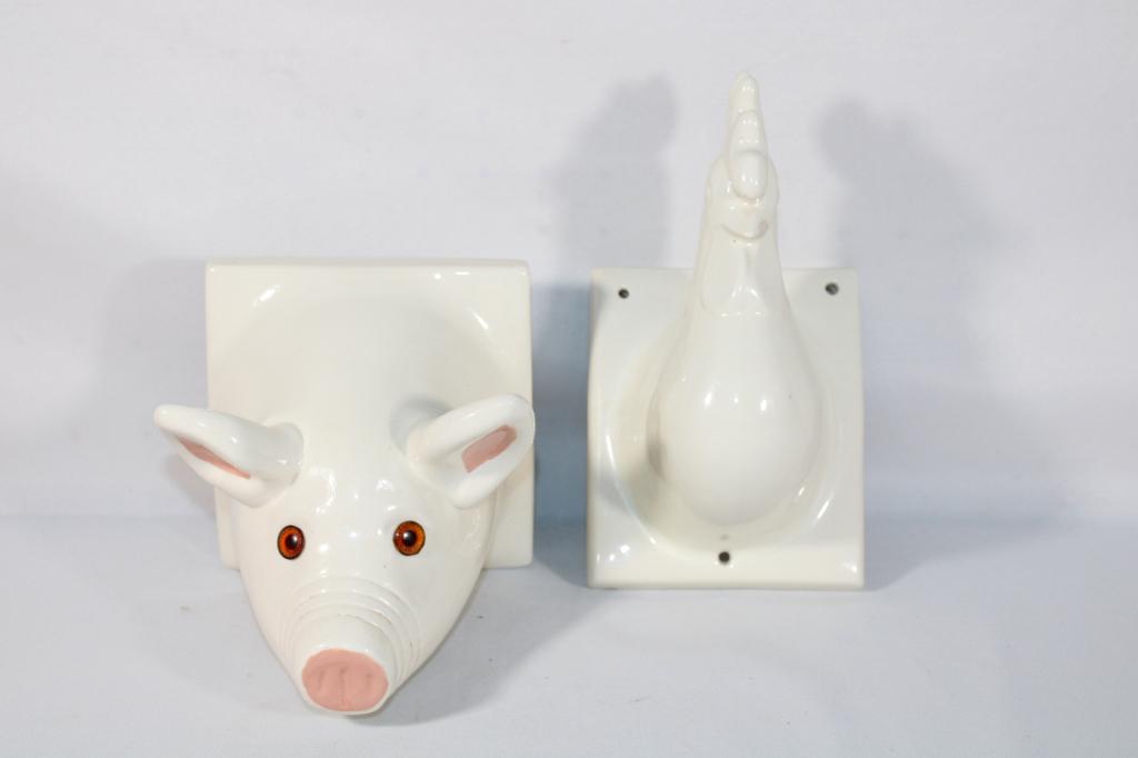 Pair of Wall Mount Farm Animal Towel Holders: good overall as pictured