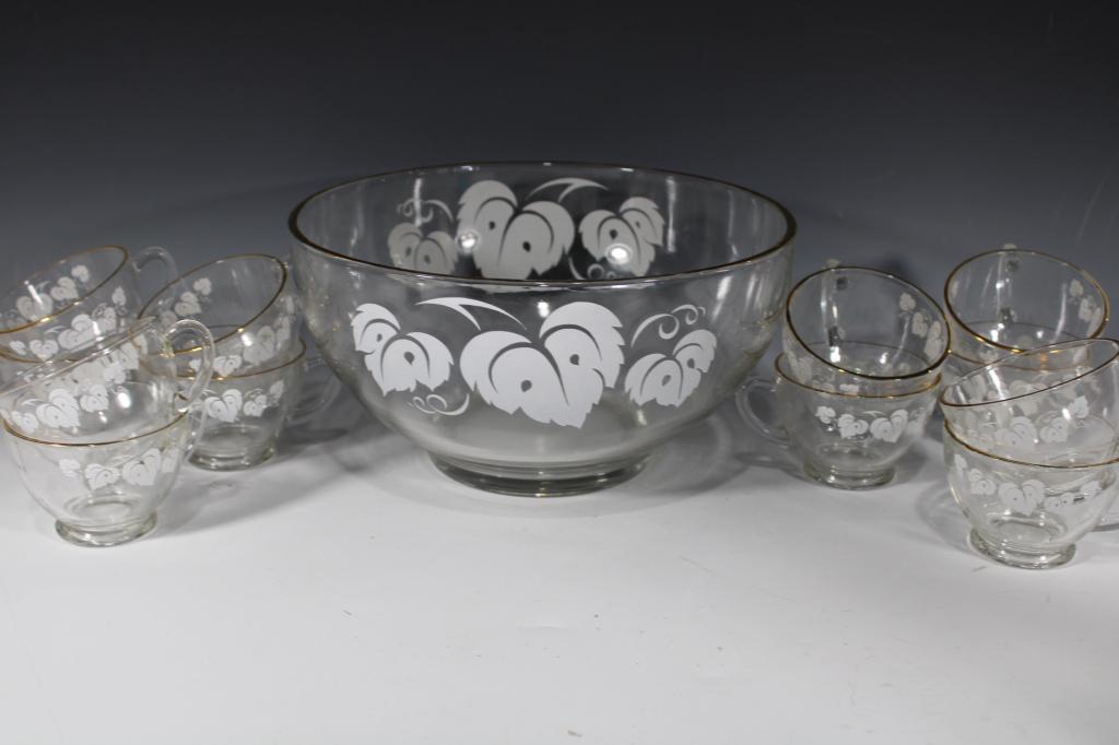 Vintage Gold Trimmed Punch Bowl and Glasses Feb 25, 2023 Auctions