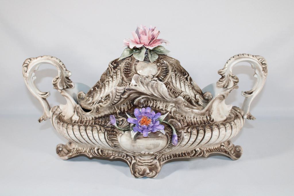 Capodimonte Porcelain Tureen With Lid: good as pictured. *Please view photos closely to see any imperfections. The delicate nature of these pieces can have imperfections / chips, especially Overall good as pictured. Measures about 10.75" t