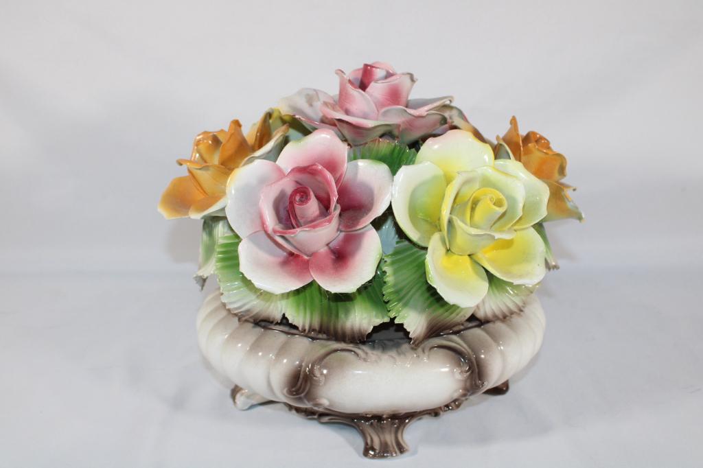 Capodimonte Porcelain Planter w/ Flowers: Overall good as pictured. Measures about 10" tall. *Please view photos closely to see any imperfections. The delicate nature of these