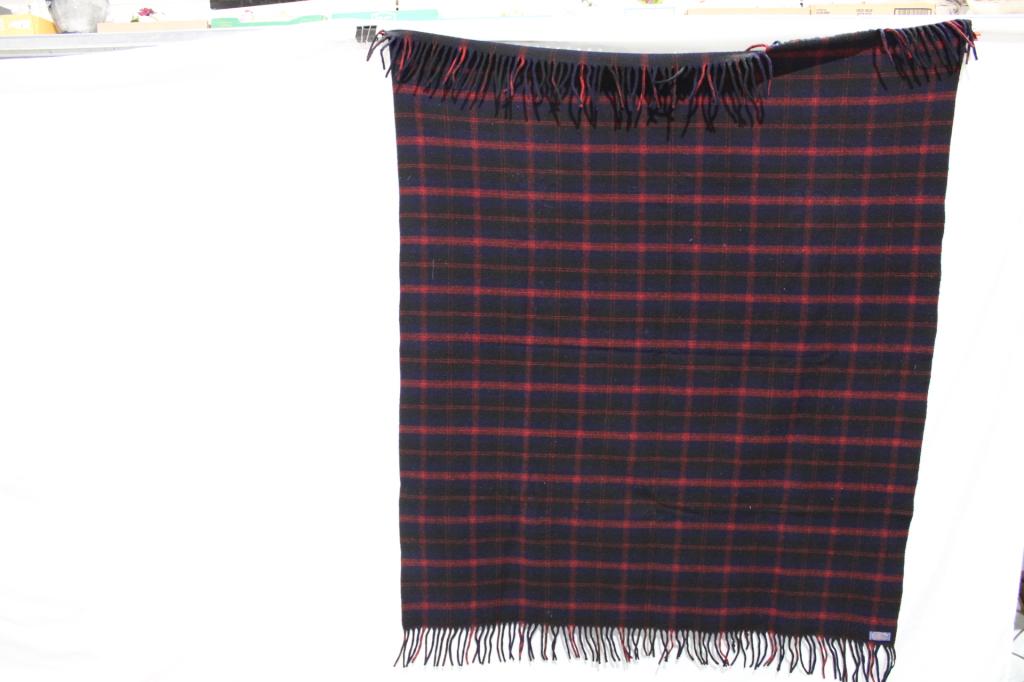 Vintage Pendleton Wool Blanket (1 of 2)