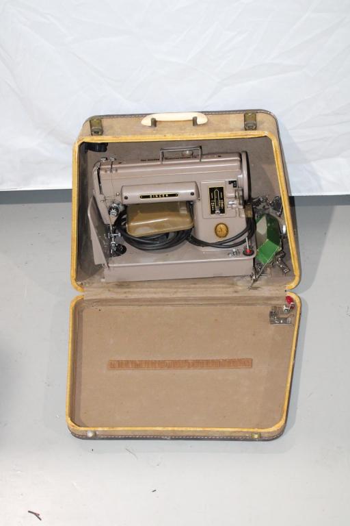 1953 Singer Sewing Machine with Case (1 of 2)