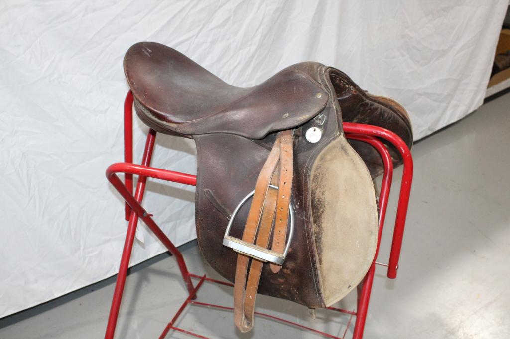 Leather English Saddle (1 of 3)