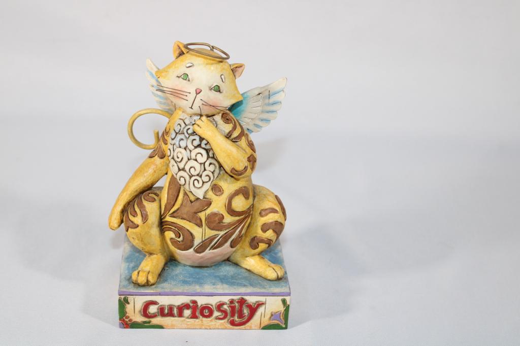 Jim Shore - Curiostiy Cat Figurine: measures about 6 1/2 inches tall