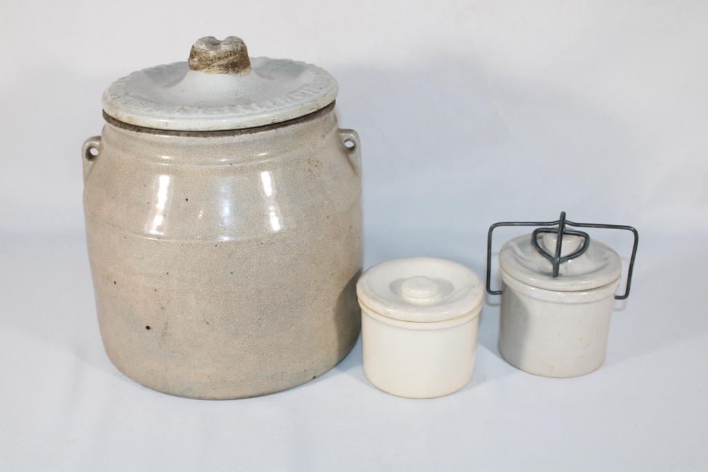 Trio of Vintage Crocks - various sizes (1 of 6)