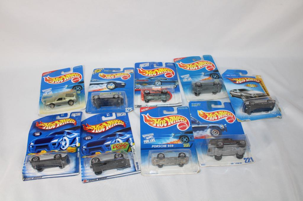 Lot of Hot Wheels Cars in Blister Packs (1 of 3)
