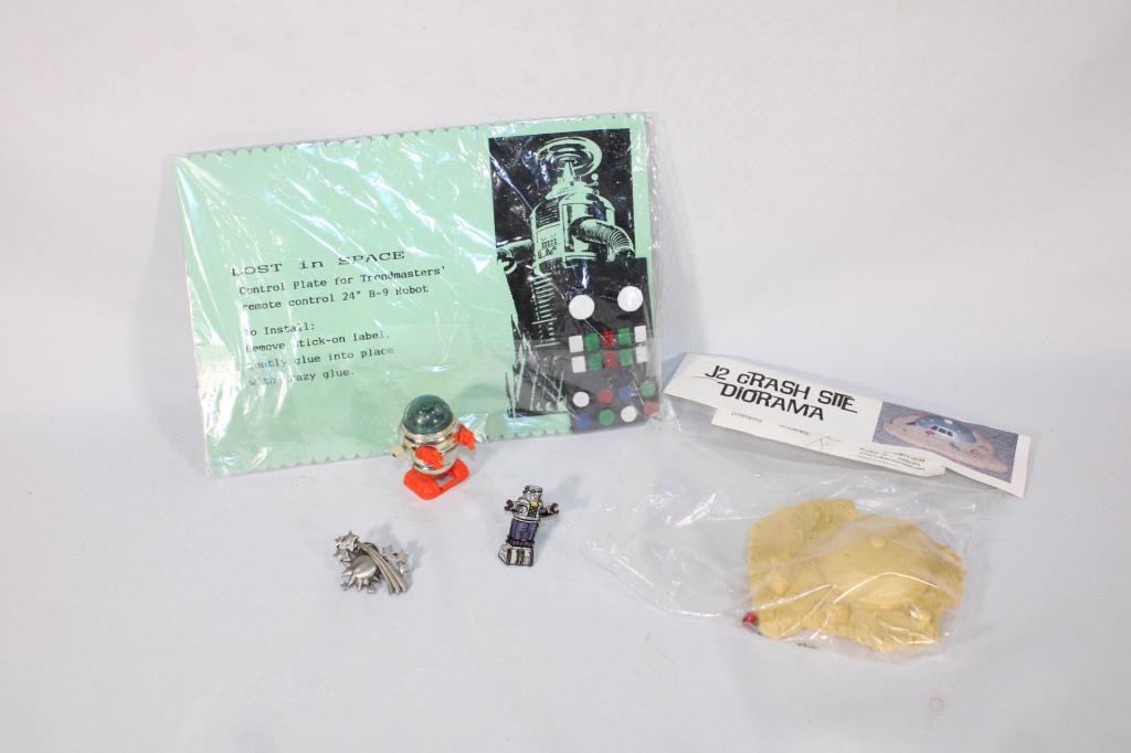 Misc lot of Lost in Space Toys, Robot etc (1 of 5)