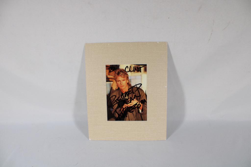 Autographed photo Richard Dean Anderson (1 of 3)