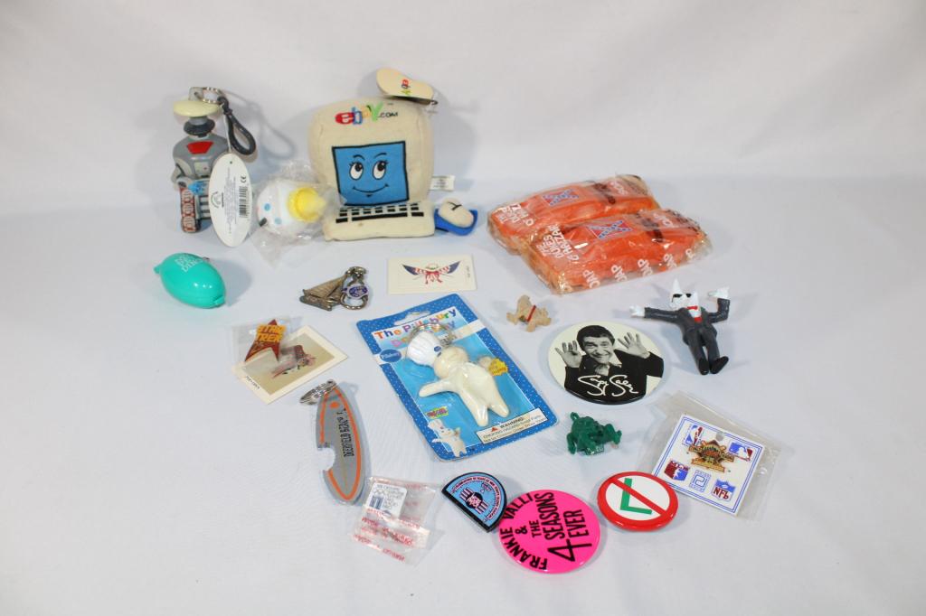 Misc lot of Toys - Keychains, Pinbacks, etc (1 of 5)