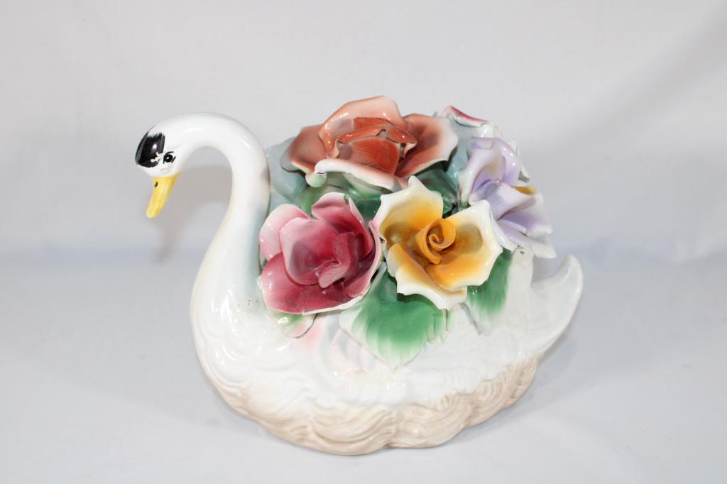 Capodimonte Porcelain Swan With Bouquet: Good overall as pictured.