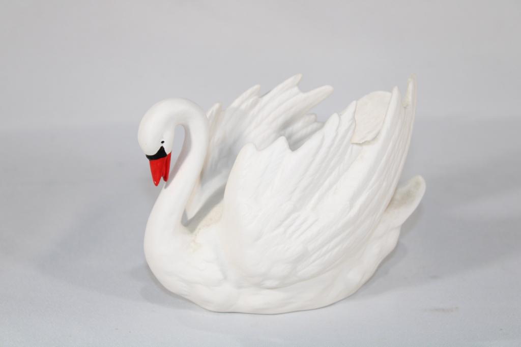 Goebel W. Germany Swan - Wilson Collection: Good overall as pictured.