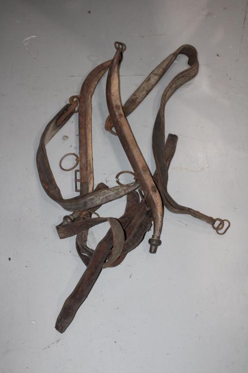 Vintage Pair of Hames w/ Brass Knob: Fair overall as pictured.