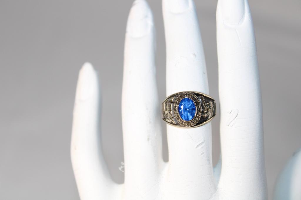 10kt 1977 Lakeland High School Ring (1 of 3)