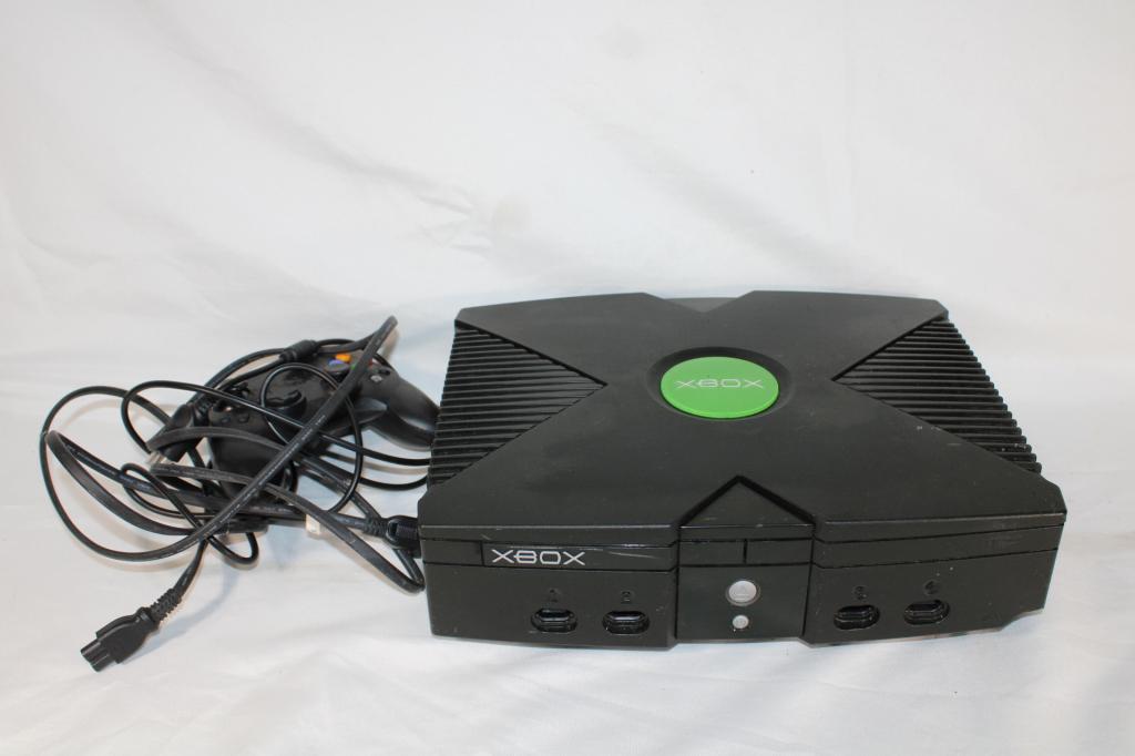 Microsoft XBox Video Game System and Controler (1 of 4)