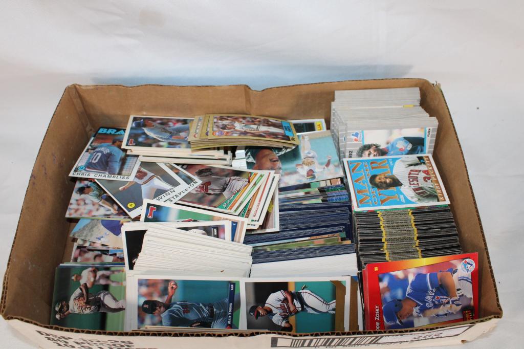 Large Lot of Vintage 80's and 90's Baseball Cards: Good overall as pictured.