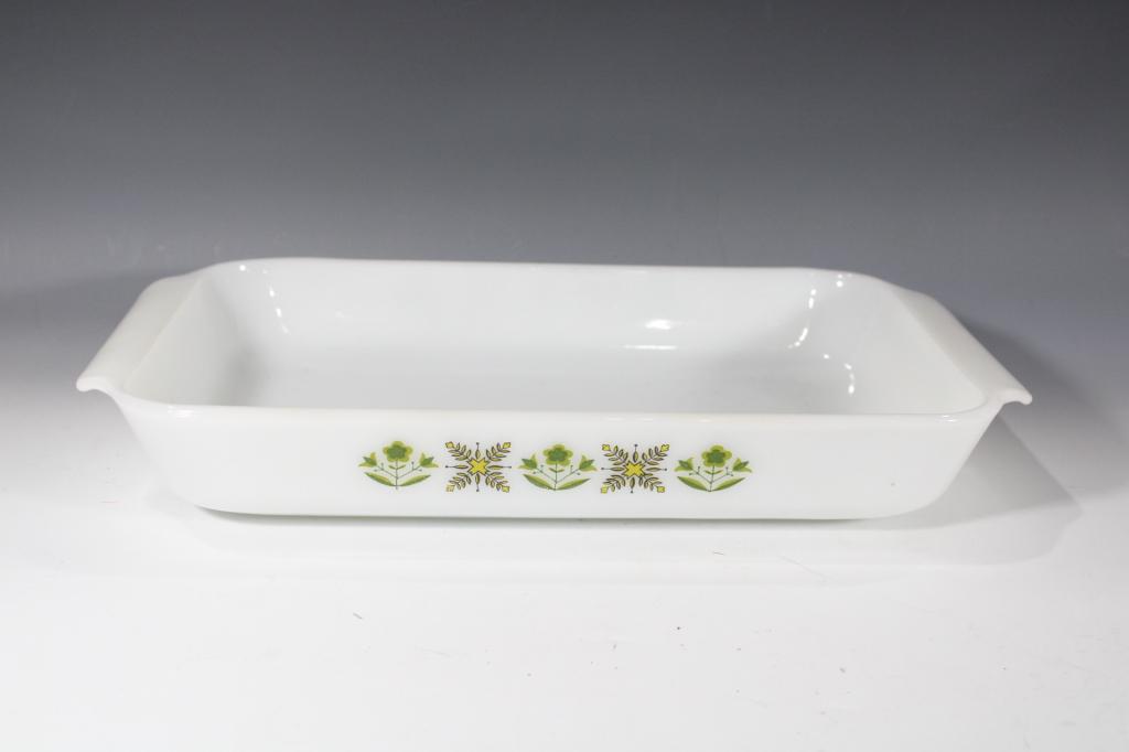 Fire King Meadow Green 2 Quart Baking Dish (1 of 2)