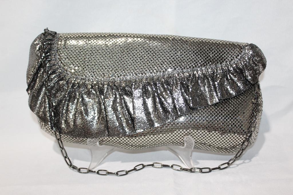 Whiting and Davis Ruffled Silver Evening Purse (1 of 2)
