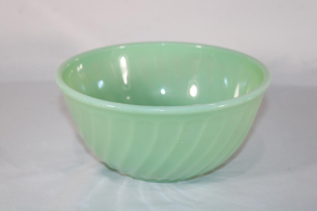 Fireking Jadeite Swirl Mixing Bowl: Good overall as pictured.