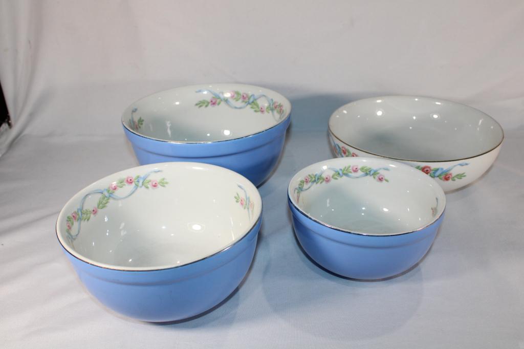 Lot of 4 Hall's Kitchenware Mixing / Serving Bowls (1 of 3)