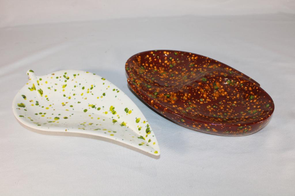 Lot of 2 MCM Speckled Cermaic Ashtray / Leaf Dish: Good overall a pictured.