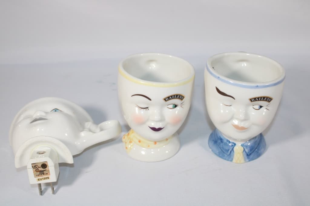 Lot of 2 Baileys Yum His & Hers Mugs & Night Light: Good overall as pictured.