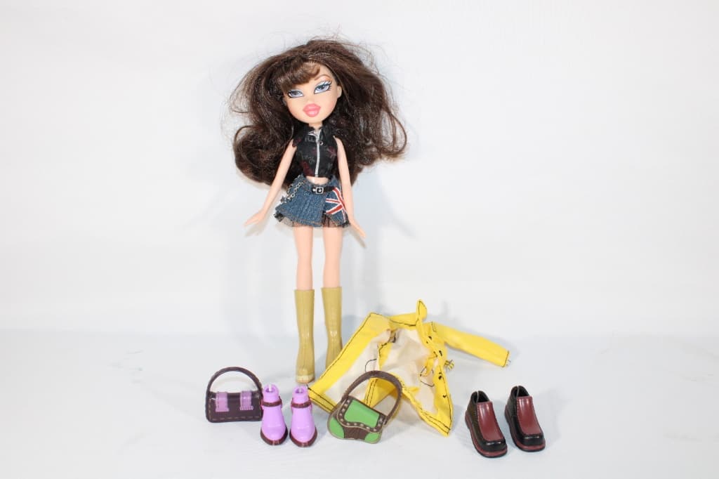 Bratz Dana Sweet Heart Doll & Accessories (1 of 4)