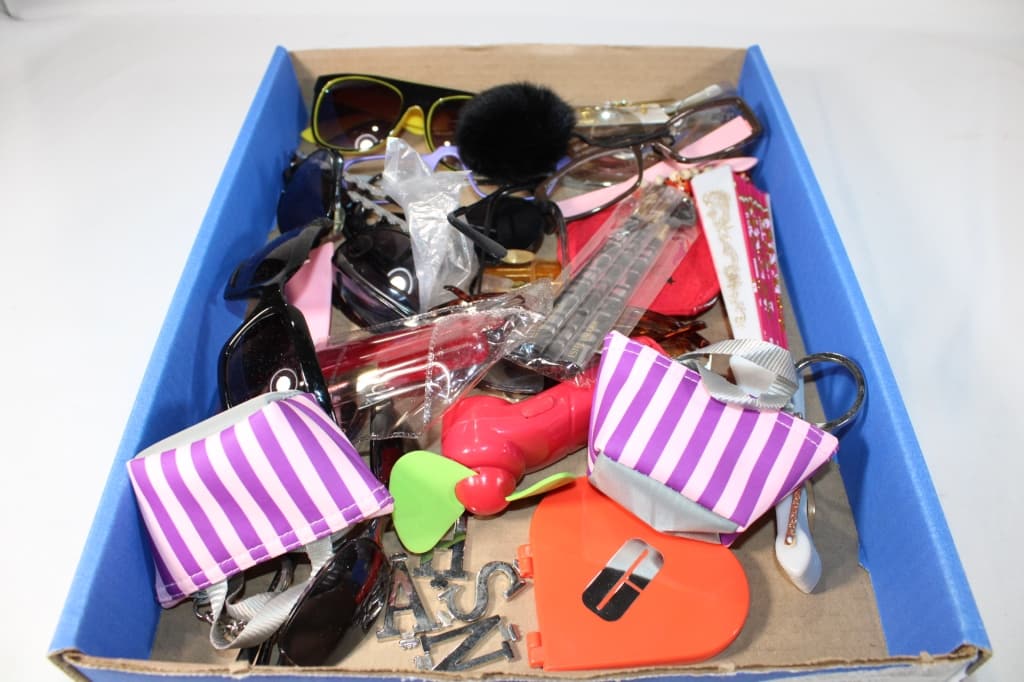 Lot of Sun Glasses, Makeup and Hair Accessories: Good overall as pictured.