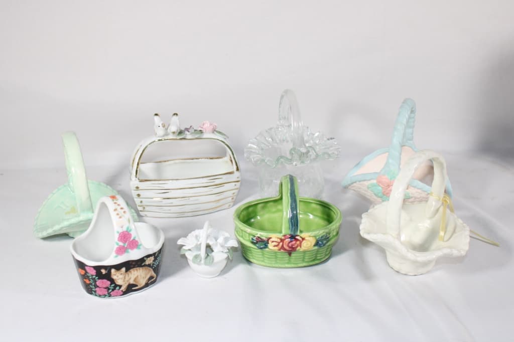 Lot of Ceramic and Glass Baskets (1 of 3)