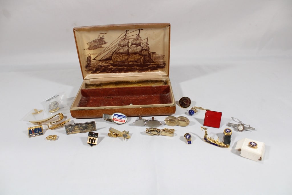 Vintage Jewelry Box w/ Service Pins & TieTacs: Good overall as pictured.