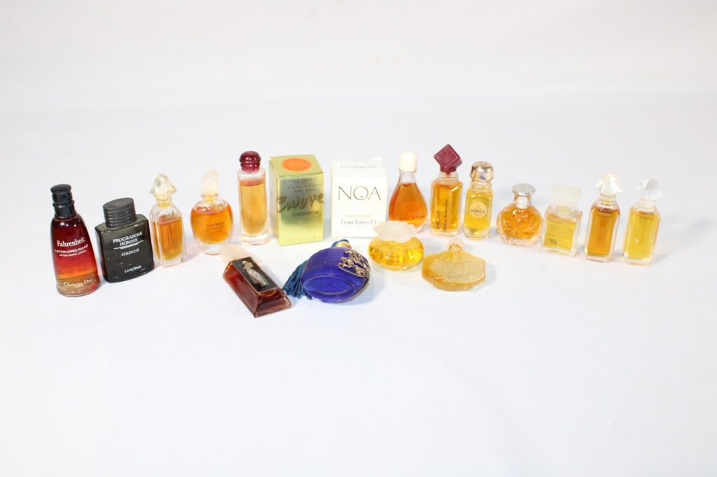 Lot of Mini-Perfume Bottles - Dior, Givenchy etc. (1 of 5)